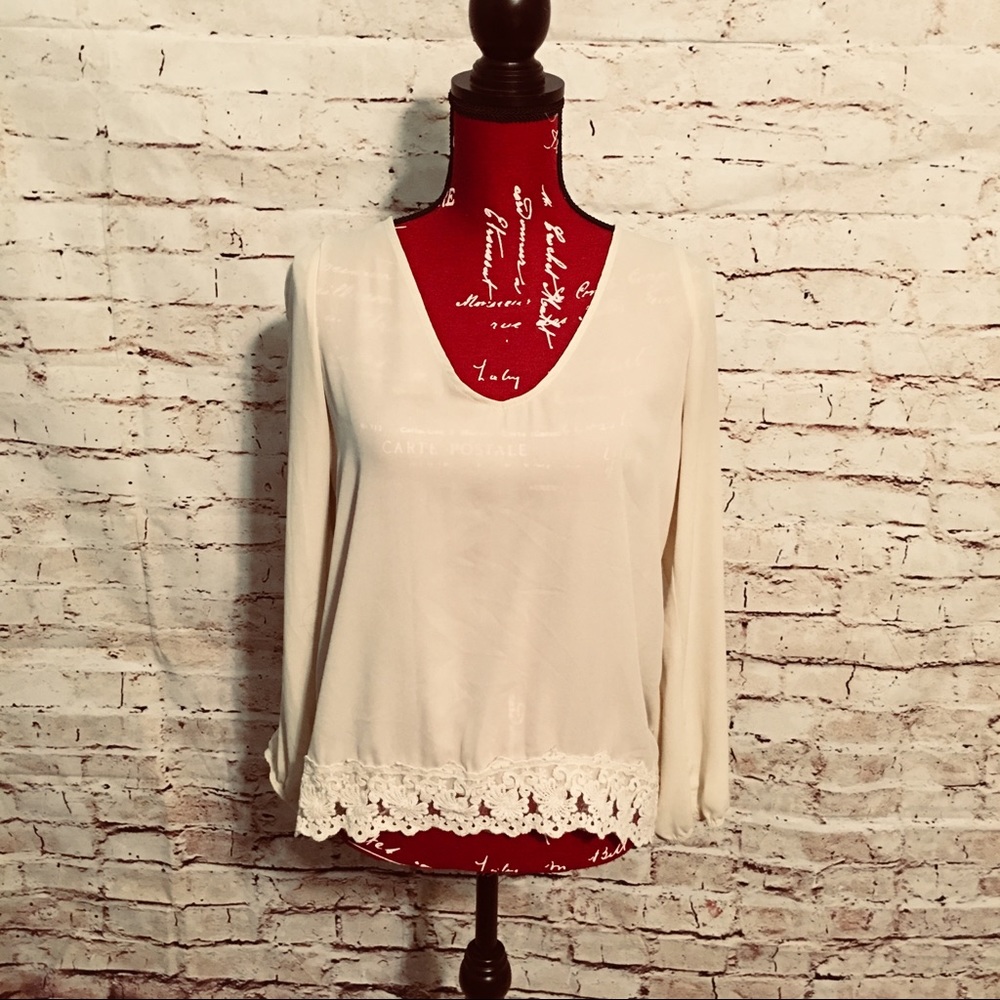 Tobi cold shoulder top